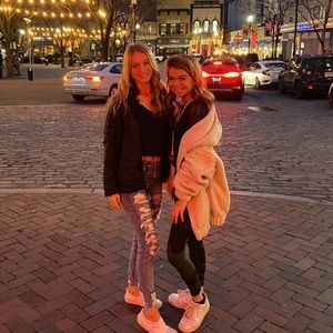 Meet your Posher, Lexi